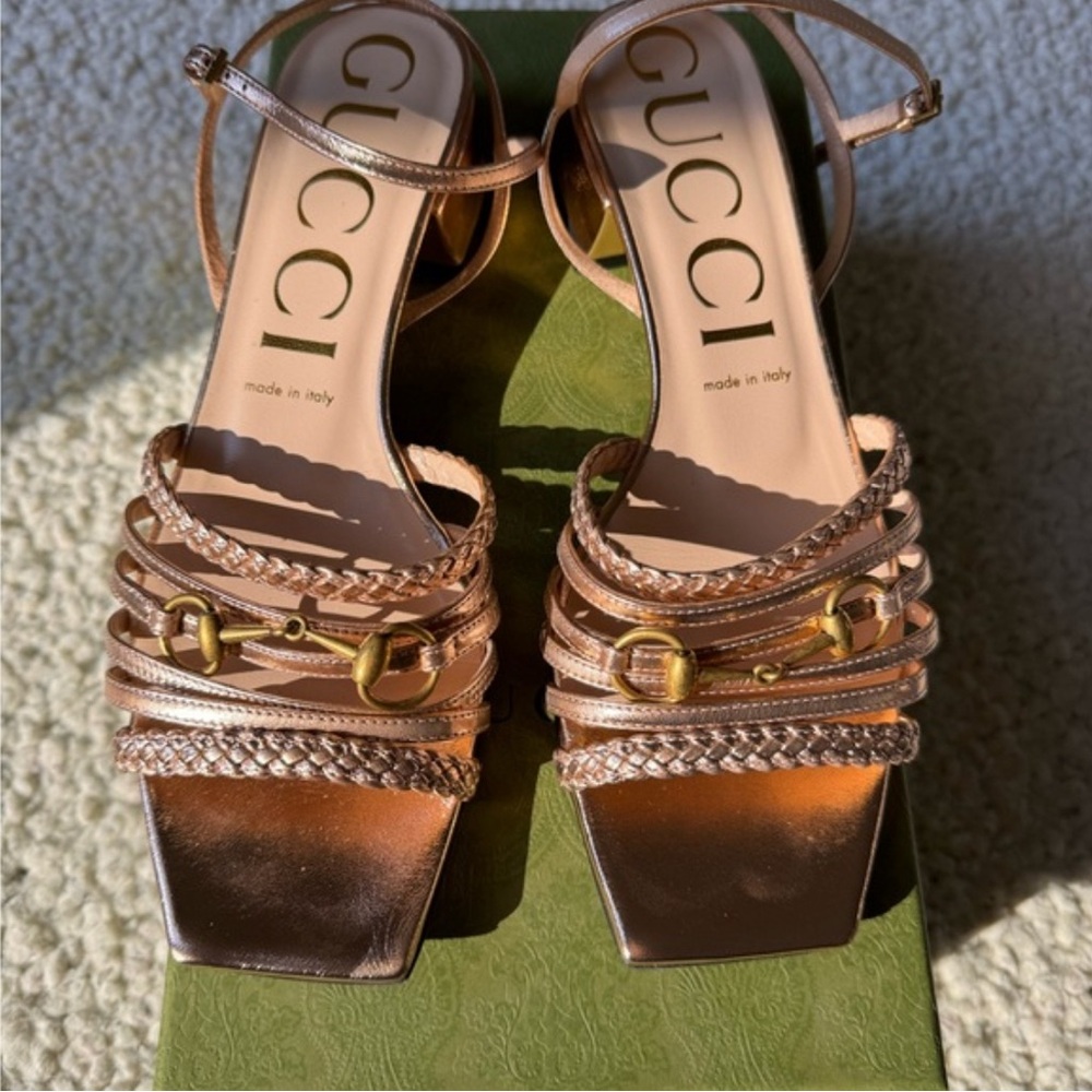 Authentic Gucci Women’s Horsebit Salmon Pink Metallic Leather Strap Logo Sandals